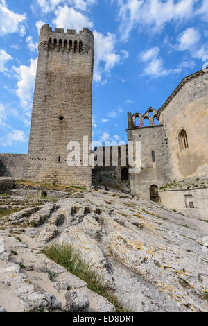 Ruinen der Benediktinerabtei Montmajour in der Nähe von Arles, Provence, Südfrankreich Stockfoto