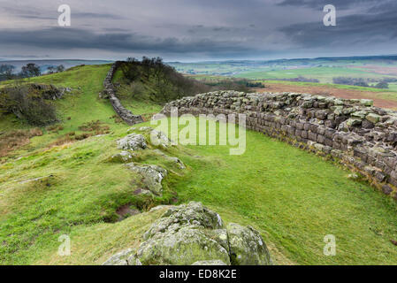 Hadrianswall gebaut von römischen Nordgrenze des britischen Isle zu schützen war von Westküste zur Ostküste des G erweitern. Stockfoto