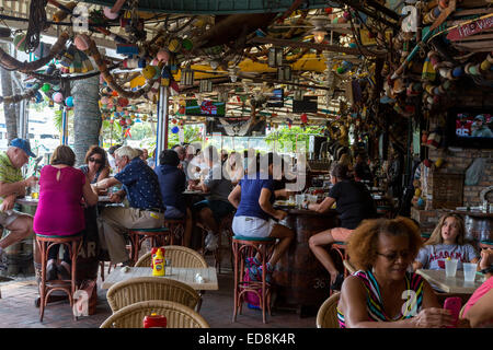 Ft. Lauderdale, Florida.  Salzigen Riverfront Pub, am New River. Stockfoto