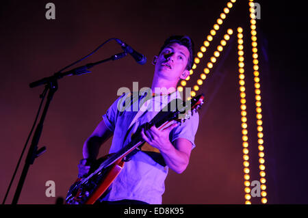 BENICASIM, Spanien - 20 Juli: Alex Turner, Frontmann der Band Arctic Monkeys, konzertante Aufführung am FIB. Stockfoto