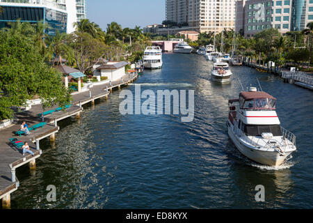 Ft. Lauderdale, Florida.  Sportboote am New River am Nachmittag. Stockfoto