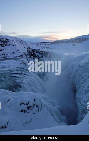 Gullfoss (Golden fällt) ist ein Wasserfall befindet sich im Canyon des Hvita Fluss im Südwesten Islands. Stockfoto