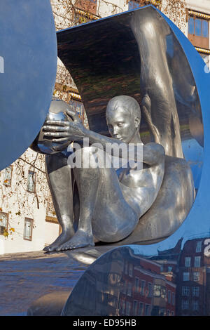 London Park Lane A Abschnitt Lorenzo Quinns Skulptur mit dem Titel "Harmonie" Stockfoto