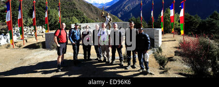 Sherpa Tenzing Norgay Memorial Stupa, Namche Bazar Dorf, Everest base camp Trek, Sagarmatha Nationalpark, Khumbu-region Stockfoto