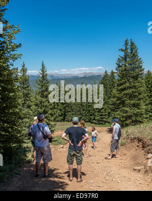 Wanderer auf dem Gipfel des Aspen Mountain. Aspen. Colorado. USA Stockfoto