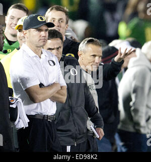 Pasadena, Kalifornien, USA. 1. Januar 2015. Oregon Ducks head Coach MARK HELFRICH reagiert auf ein Spiel im College Football Playoff-Halbfinale gegen die Florida State Seminolen bei der Rose Bowl-Spiel. Oregon gewann 59-20. © Armando Arorizo/Prensa Internacional/ZUMA Draht/Alamy Live News Stockfoto