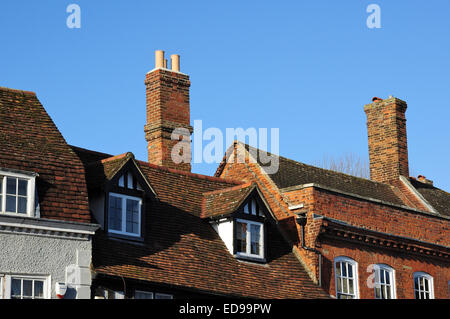 Gedeckten Dächer und Schornsteine auf Altbauten, Hitchin, Hertfordshire, England, UK Stockfoto