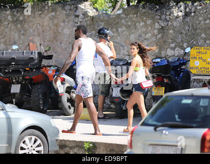 LA Clippers Spieler DeAndre Jordan, Reggie Bullock und Blake Griffin genießen die Insel Hvar Featuring: DeAndre Jordan Where: Hvar, Kroatien bei: 30. Juni 2014 Stockfoto