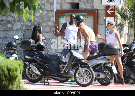 LA Clippers Spieler DeAndre Jordan, Reggie Bullock und Blake Griffin genießen die Insel Hvar Featuring: DeAndre Jordan, Blake Griffin wo: Hvar, Kroatien bei: 30. Juni 2014 Stockfoto