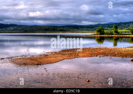 Die Ufer des Loch Shiel in den Highlands von Schottland am Langal. Stockfoto