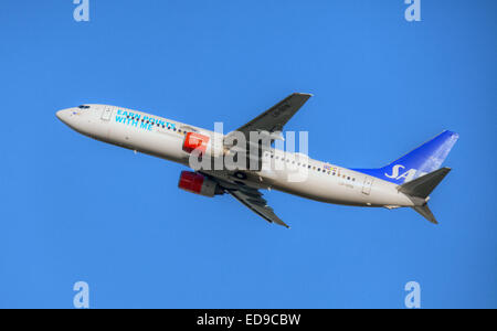 SAS Scandinavian Airlines Boeing 737 LN-u/min Abfahrt Flughafen London-Heathrow LHR Stockfoto