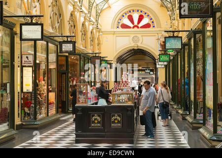 Macaron Stall in der Royal Arcade, Melbourne Stockfoto