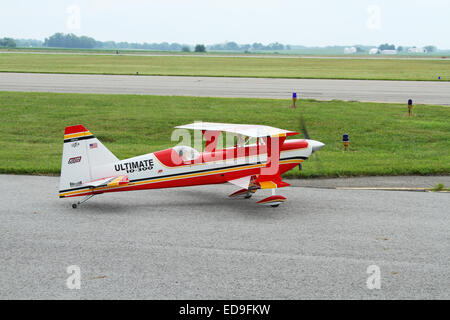 Ultimative 10-300 Modell Radio Steuern Flugzeug. BI-Flugzeug. Barnstorming Karneval, Springfield Beckley Flughafen., Springfield, Ohio, Stockfoto