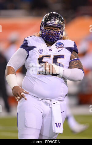 Tempe, Arizona, USA. 2. Januar 2015. Washington Huskies defensive Lineman Danny Shelton (55) vor die Oklahoma State Cowboys in 2015 Kaktus Schüssel im Sun Devil Stadium. Bildnachweis: Cal Sport Media/Alamy Live-Nachrichten Stockfoto