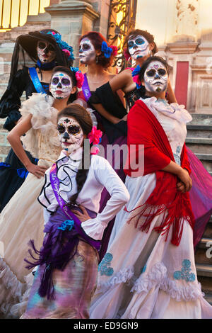 LA CALAVERA CATRINAS oder elegante Skulls sind die Symbole für den Tag der Toten - GUANAUATO, Mexiko Stockfoto