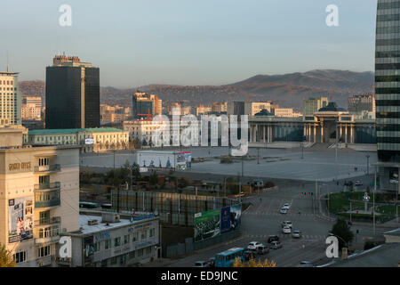 Sunrise, Sukhbaatar Platz und Dschingis Khan Denkmal, Ulan Bator, Mongolei Stockfoto