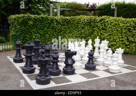 Riesenschach an der London School Haringey eingestellt Stockfoto