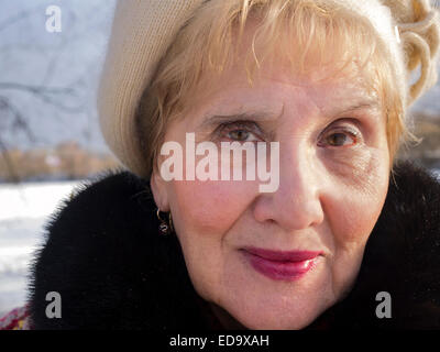 Lächelnde Frau Senior Stockfoto