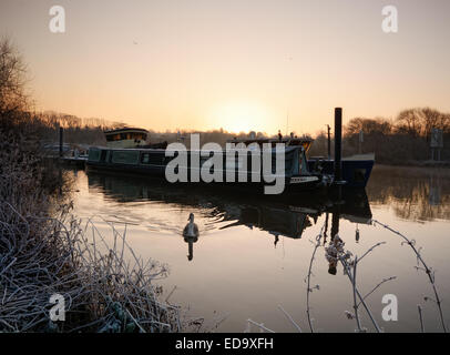 Sonnenaufgang am Gunthorpe Brücke, Nottinghamshire, England Stockfoto