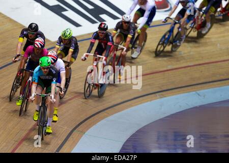 Manchester, UK. 3. Januar 2015. Revolution-Serie Radfahren. Madison-Genesis Fahrer Martyn Irvine führt die Packung. Bildnachweis: Aktion Plus Sport/Alamy Live-Nachrichten Stockfoto