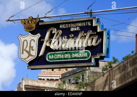 Melden Sie sich außerhalb der Floridita Bar an der Straßenecke Obispo und Monserrate, Havanna, Kuba Stockfoto