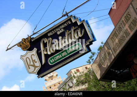 Melden Sie sich außerhalb der Floridita Bar an der Straßenecke Obispo und Monserrate, Havanna, Kuba Stockfoto