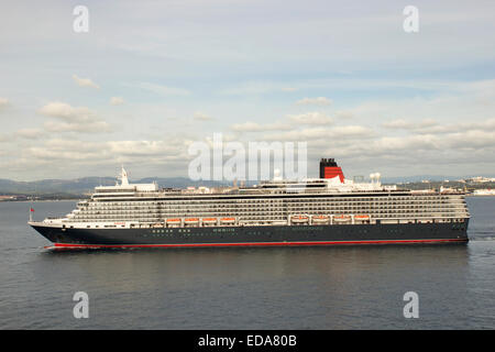 Kreuzfahrtschiff MS Queen Victoria (QV) betrieben von der Cunard Line Vista-Klasse Kreuzfahrtschiffe in St Petersburg, Russland Stockfoto