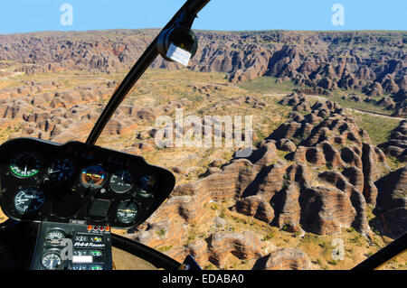 Luftbild von der Bungle Bungles (Purnululu) aus einem Robinson R44 Hubschrauber, Kimberley-Region, Western Australia Stockfoto