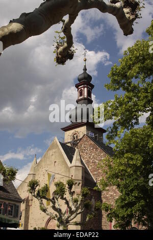 Katholische Kirche St. Jakobus in Rüdesheim im Rheingau, Hessen, Deutschland Stockfoto