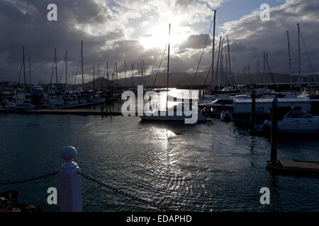 Marina in Airlie Beach bei Sonnenuntergang Queensland, Australia Stockfoto