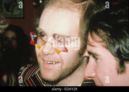 ELTON JOHN UK-Rock-Musiker im April 1975 Stockfoto