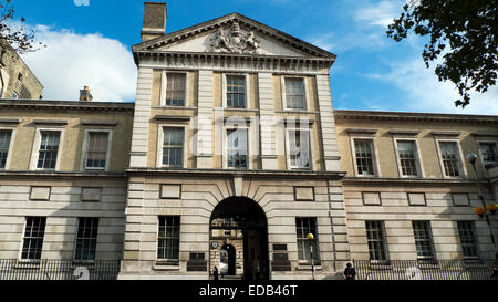 Eastman Dental Hospital an der alten Royal Free Hospital Gebäude auf Grays Inn Road in London WC1X UK KATHY DEWITT Stockfoto