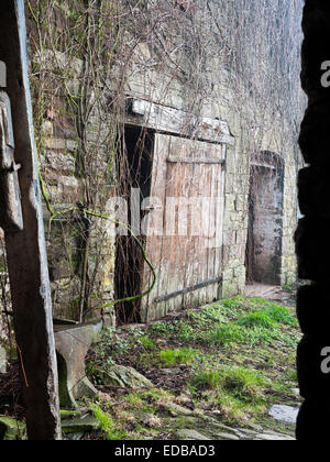 Alten Scheunentor auf einer Farm in den Brecon Beacons, ländlichen Wales. Stockfoto