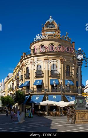 Pedro Domecq Gebäude in der Calle Larga, Jerez De La Frontera, Andalusien, Spanien Stockfoto