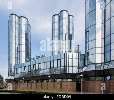 Gespiegelt Glastürmen, friesische Sudhaus, Jever, Friesland, Niedersachsen, Deutschland Stockfoto