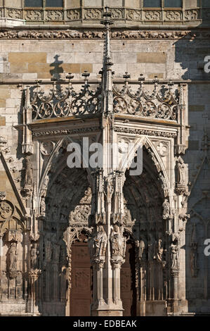 Eingangsportal der Hauptfassade, 1385-1415, gotische Regensburger Dom, 1273, Regensburg, Oberpfalz, Bayern, Deutschland Stockfoto