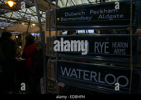 Indoor Weihnachtsmarkt in Greenwich London Stockfoto