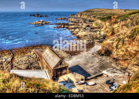 Alten Lifeboat Station Lizard Point Heritage Coast Cornwall UK South West England an einem sonnigen Sommertag Stockfoto