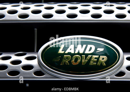 Im Bild: Der Land Rover-Emblem. Stockfoto