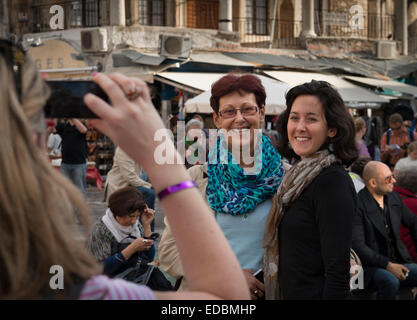 Selbstporträt-Mutter und Tochter, Athen, Griechenland Stockfoto