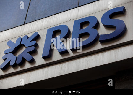 Die RBS-Logo außerhalb einer Niederlassung in London. Stockfoto