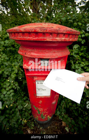 Anschauliches Bild von Royal Mail Briefkasten. Stockfoto