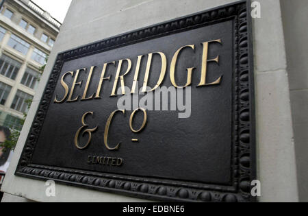 Selfridges branding außerhalb des Speichers der Oxford Street, London. Stockfoto