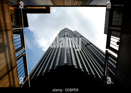 Tower 42 (offiziell The Nat Westturm) dominiert die Skyline der Stadt East Stockfoto