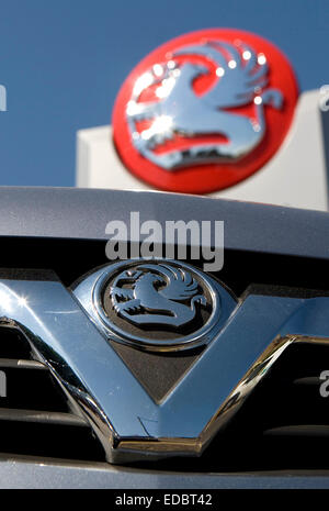 Anschauliches Bild von Vauxhall Autos, Teil des Konzerns General Motors. Stockfoto