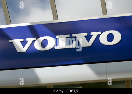 Außenaufnahme des VOLVO-Autohaus in Cambridge Stockfoto