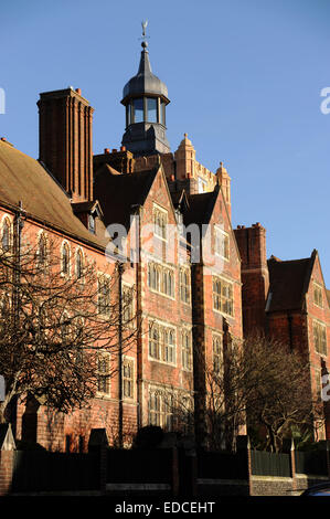 Brighton College mit seinem neuen Glockenturm in Eastern Road Brighton UK Stockfoto