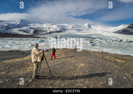 Fotografieren an der Fjallsarlon Glacial Lagune, Island Stockfoto