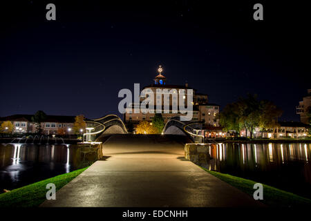 Das luxuriöse Broadmoor Hotel in Colorado Springs in der Nacht Stockfoto