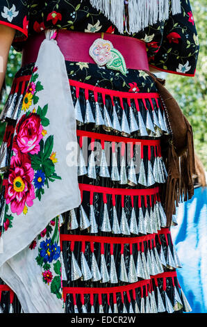 Einheimische Frau während Canada Day Feier am Prince es Island Park, Calgary, Alberta Stockfoto